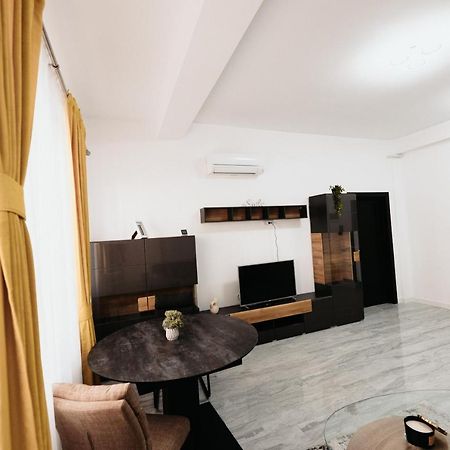 Luxury Cozy Apartments - City Center Suceava Exterior foto