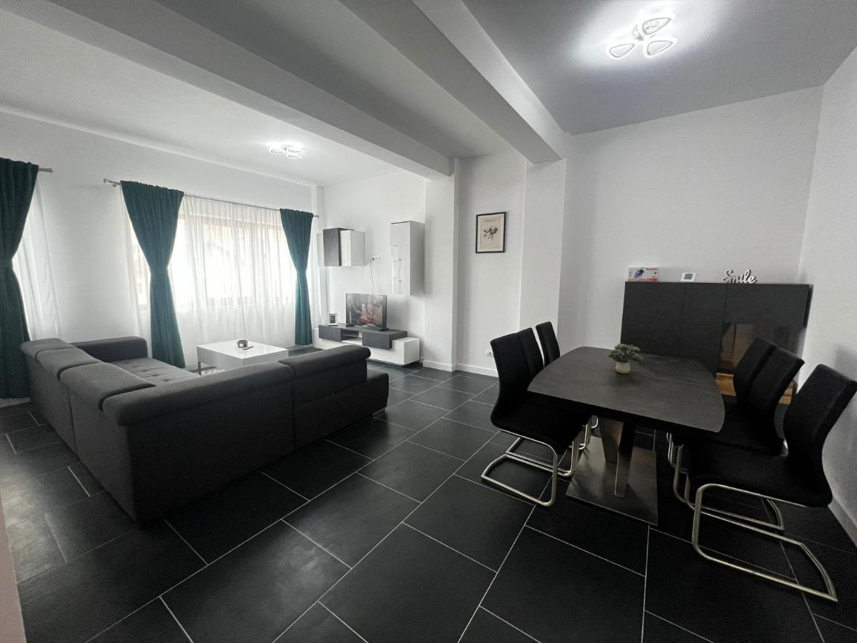 Luxury Cozy Apartments - City Center Suceava Exterior foto