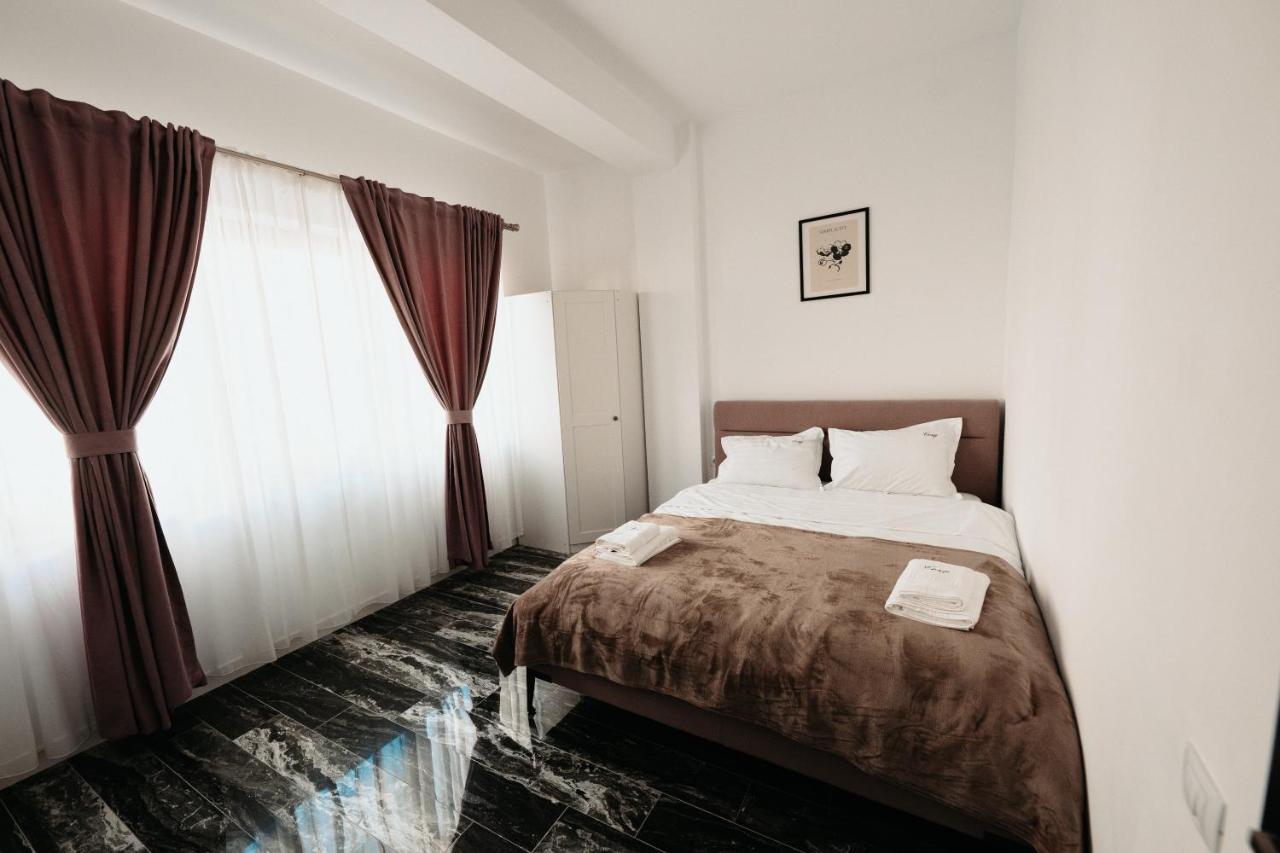 Luxury Cozy Apartments - City Center Suceava Exterior foto