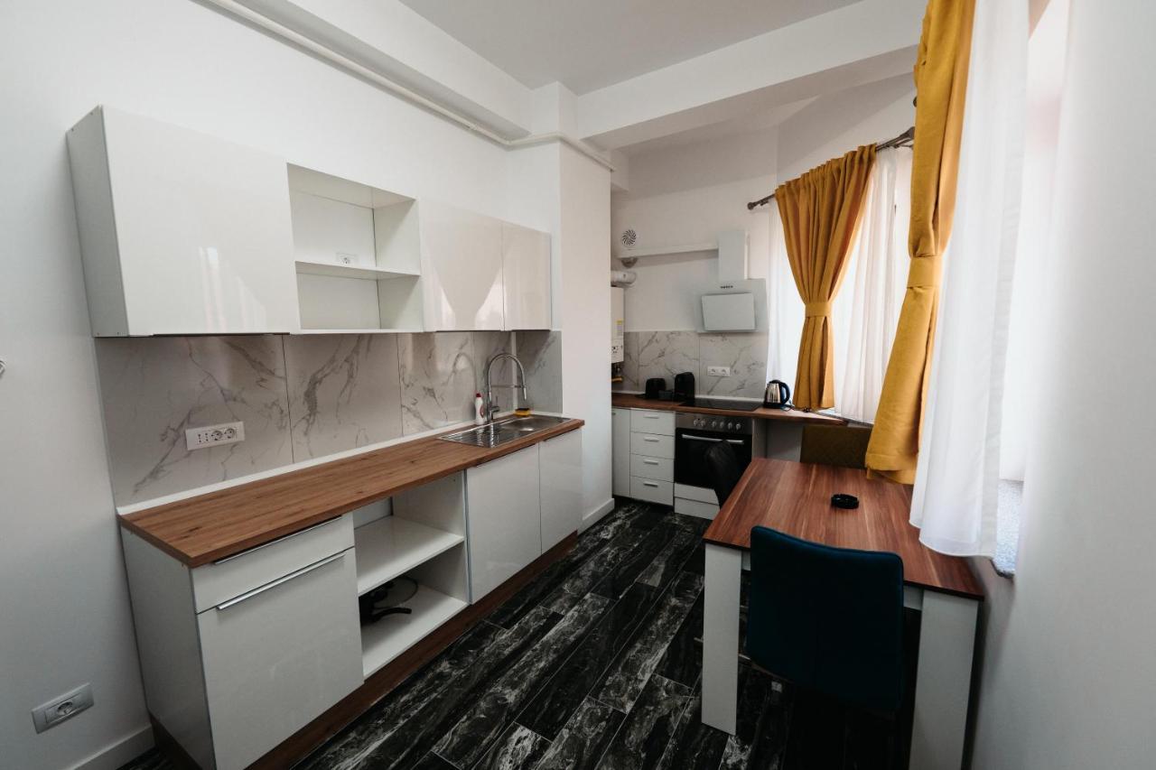 Luxury Cozy Apartments - City Center Suceava Exterior foto